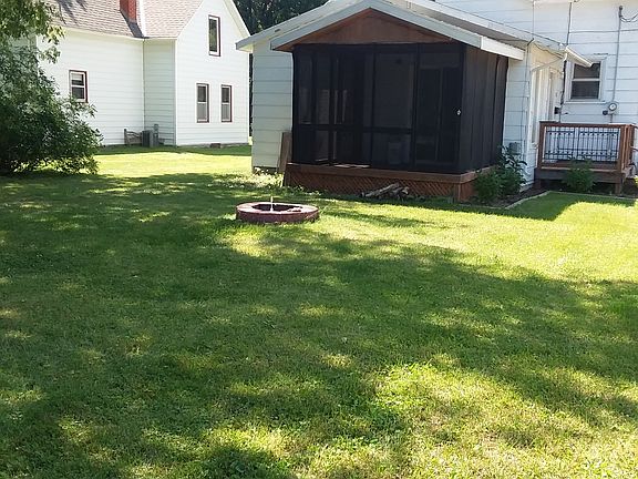 4th image of 302 14th Ave E