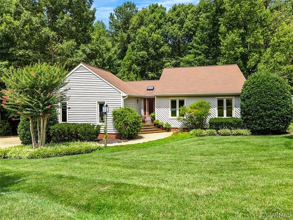 1st image of 1802 Cambridge Dr