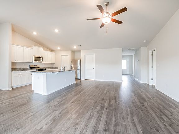 5th image of 3227 Quintana Dr