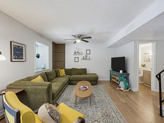 4th image of 502 Garner Townes Ln