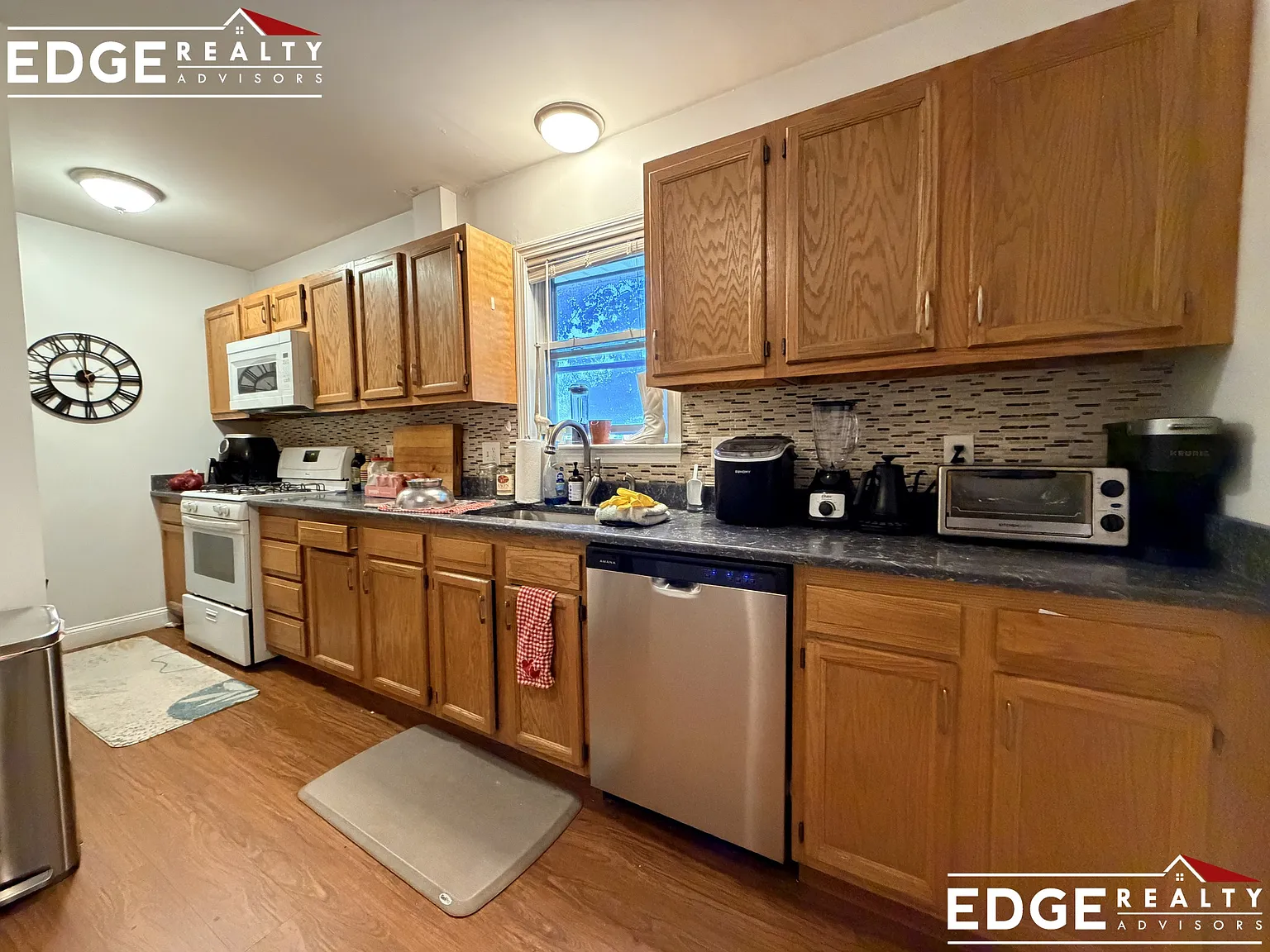 3 bed, 1500 sqft, $3,500 — Photo 3