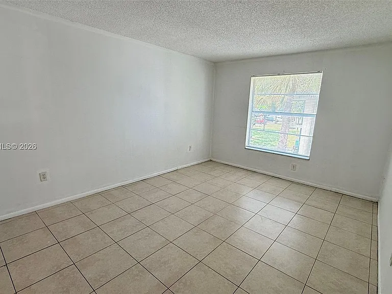 415 Executive Center Dr #203 — Photo 23