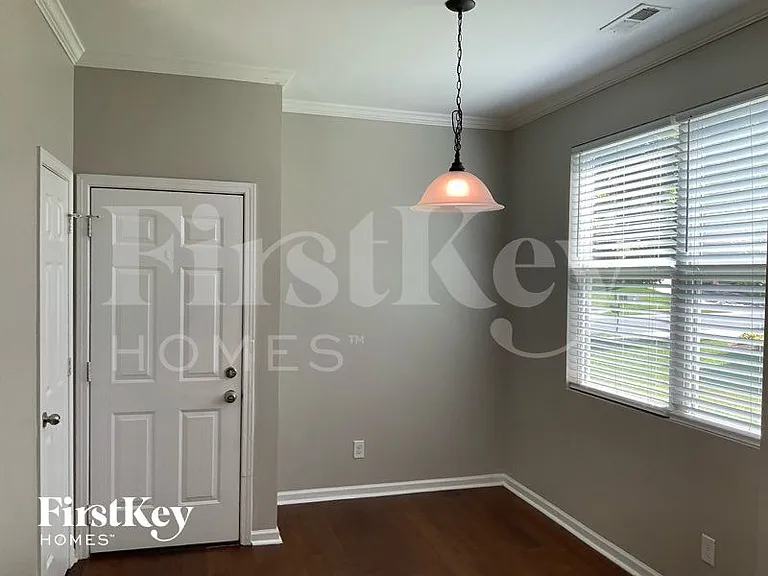 10118 Green Grass Rd — Photo 3