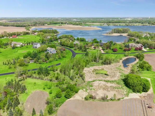 12600 Island View Cir, Rogers, MN 55374