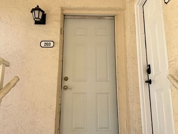 4th image of 511 99th Ave N APT 203