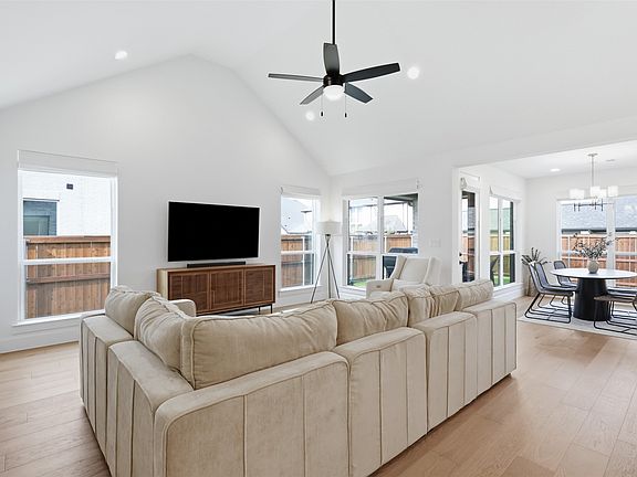 3rd image of 3320 Lacebark Ln