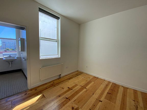 5th image of 1731 15th St #320