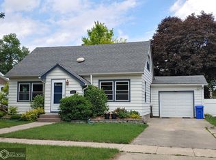 1427 E Lucas St, Algona, IA 50511