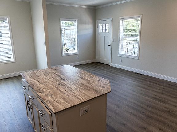3rd image of 524 Loma Verde Lane
