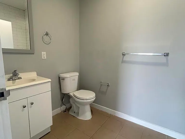 146 Hamilton Ave #203 — Photo 5