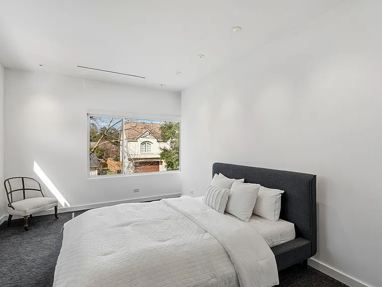 1509 Banks St — Photo 27