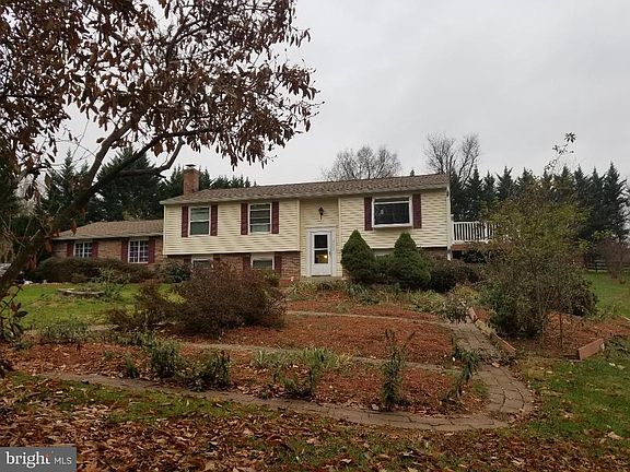 2nd image of 9805 Greenbrier Ln
