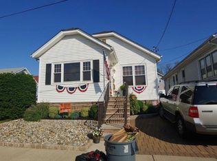 7 Hillside Pl, North Arlington, NJ 07031