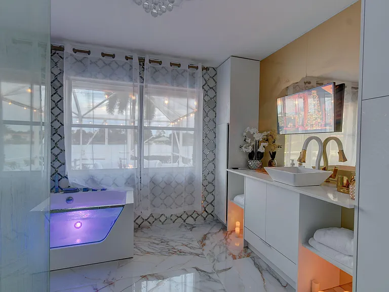13646 Callington Dr — Photo 37