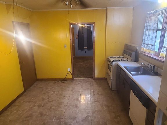 5th image of 260 W Murdock St