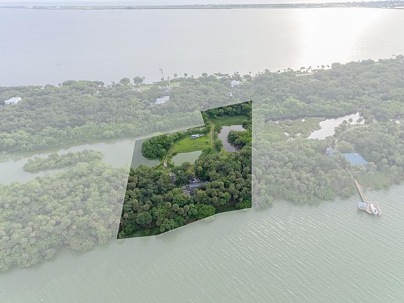 2nd image of 125 Woods South Dr
