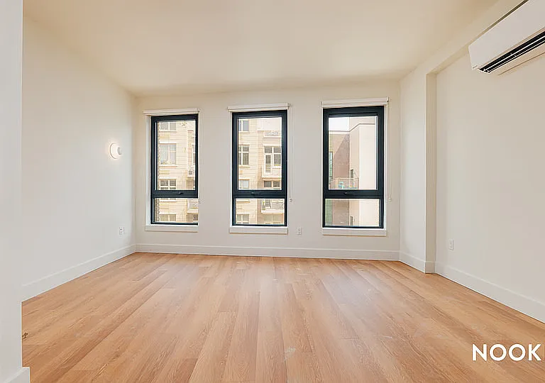 130 Hope St #111 — Photo 4