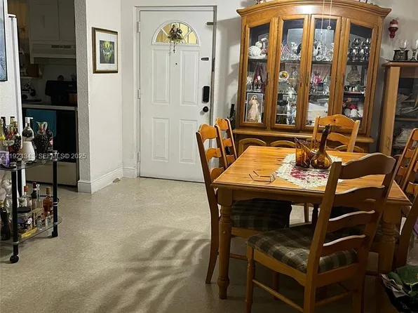 525 W 69th St APT 207, Hialeah, FL 33014