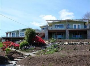 1441 Rainbow Ln, Camano Island, WA 98282
