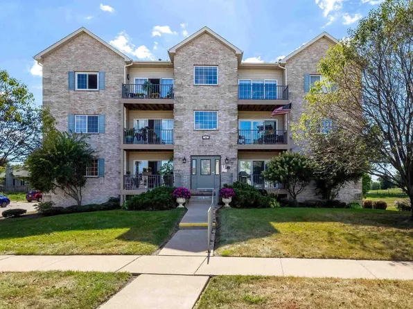 3106 Holiday Ct #6, Bettendorf, IA 52722