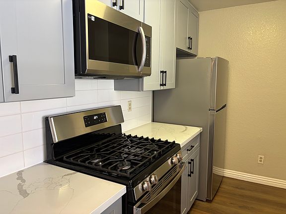 3rd image of 5810 W Olympic Blvd #103
