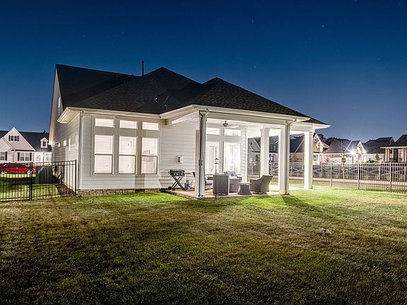 4th image of 4058 Addiefrances Dr