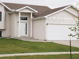 1966 Burlington Dr, West Fargo, ND 58078