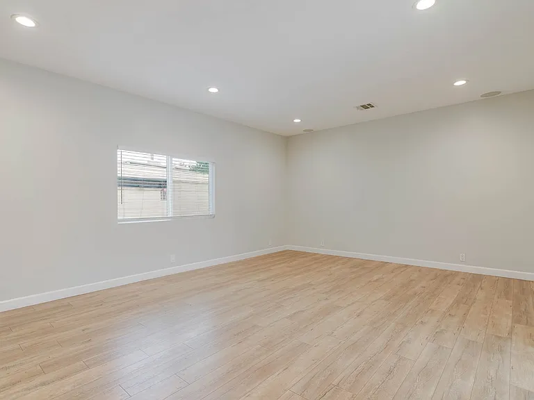 6539 Coldwater Canyon Ave — Photo 17