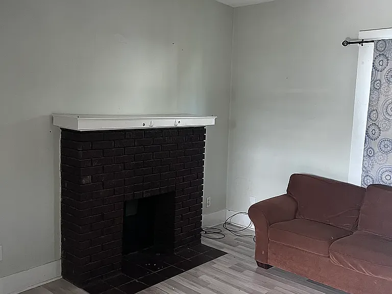 500 Montana Ave — Photo 2