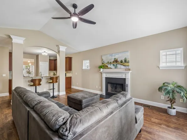3444 Blaze Dr, Murfreesboro, TN 37128