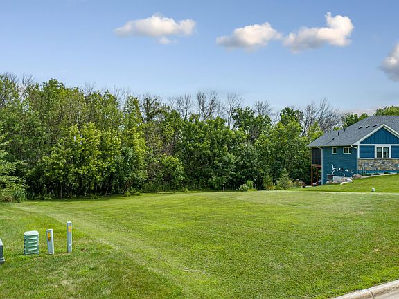 2nd image of 905 Orchard Heights Ct