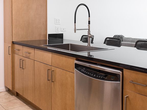 5th image of 4808 N 24th St Unit 827