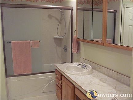 bath-jetted tub, handicap features