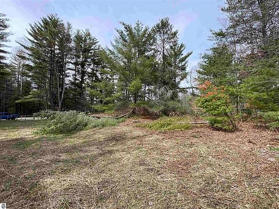 3rd image of 0 Mackinaw Trl