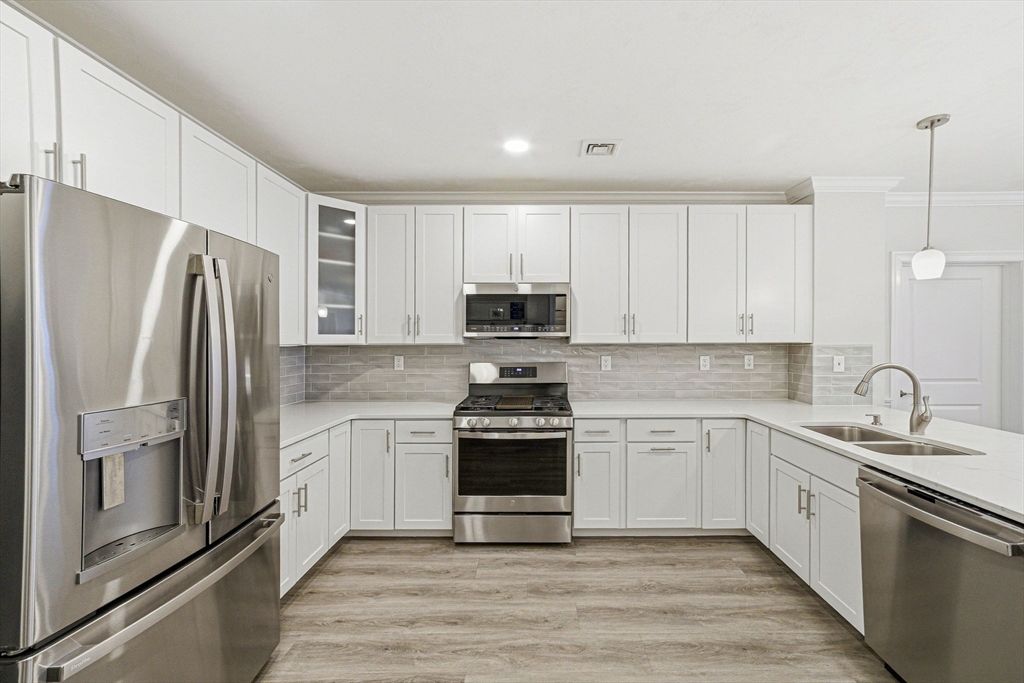 320 Middlesex Ave #D208, Medford, MA - View 3