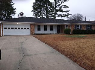 1717 Camellia Dr SW, Decatur, AL 35601