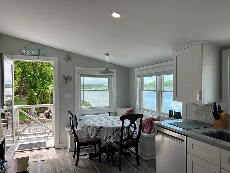 61 Old Black Point Rd — Photo 8