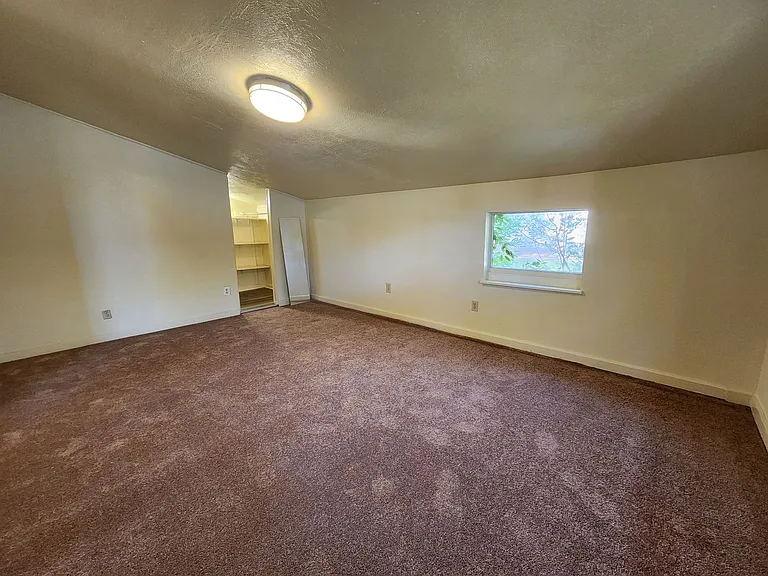 1516 Lindsey St — Photo 12