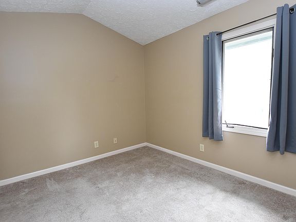 5th image of 9245 S Pointe Retreat Dr