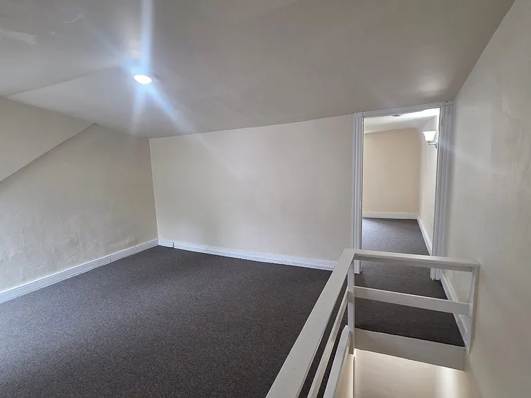 721 W Market St — Photo 10