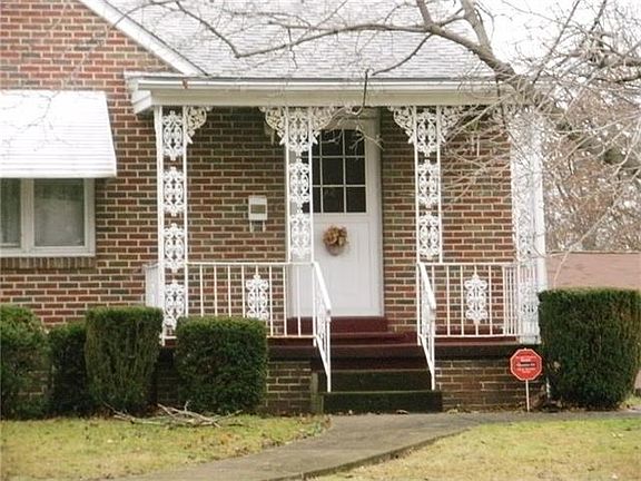 2nd image of 515 E Clen Moore Blvd