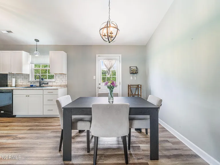 120 Woodbury Farm Dr — Photo 9