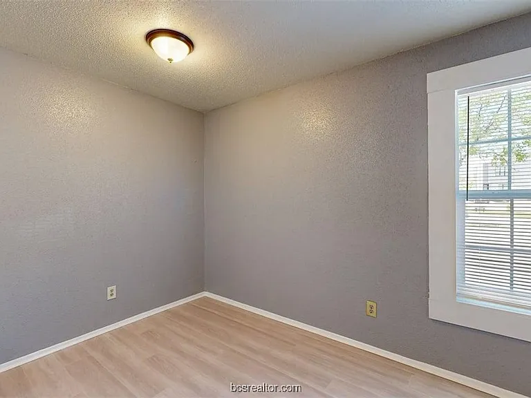 1524 Pine Ridge Dr #B — Photo 9