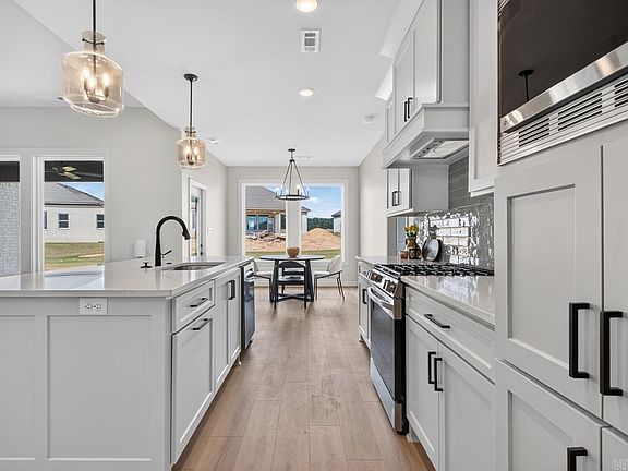 4th image of 308 Alyece Ln