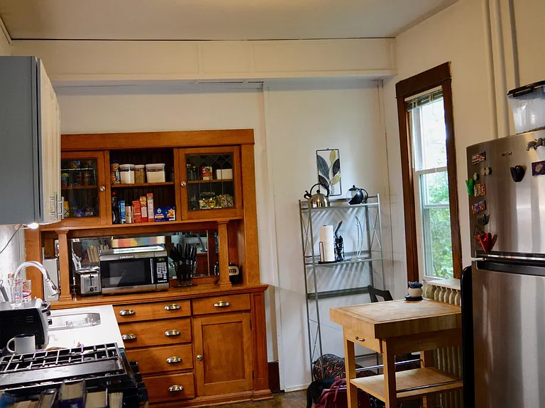 3224 Hennepin Ave #2 — Photo 2