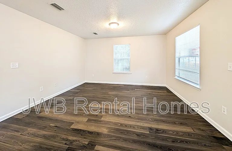 9315 1st Ave — Photo 6