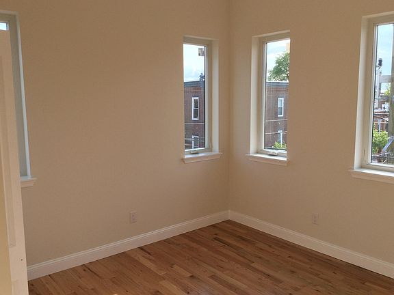 5th image of 2533 Poplar St APT 301