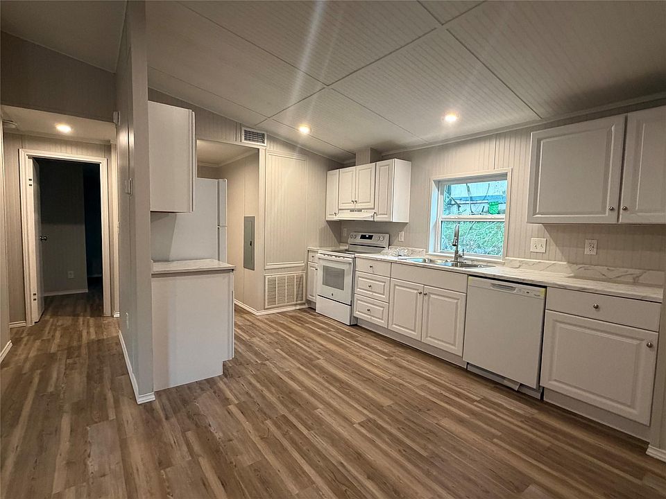 1st image of 21475 Coyote Trl APT 2