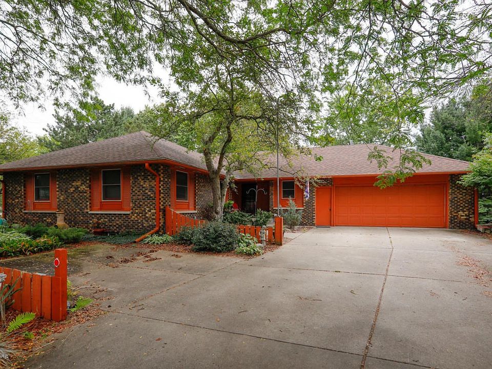 8325 Charwood Dr-101