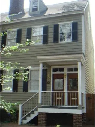 Building Photo - 511 E Jones St #A